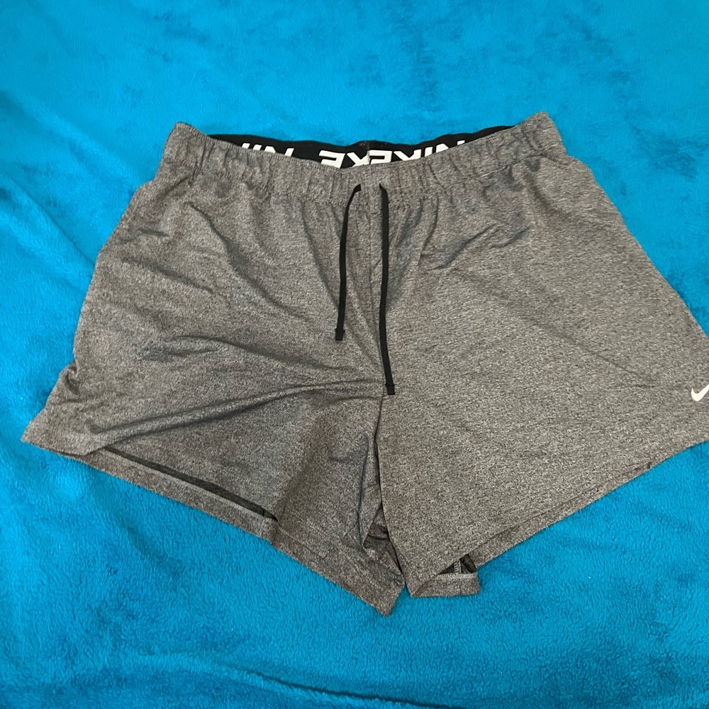 Nike Women's Gray Athletic Shorts size xxl